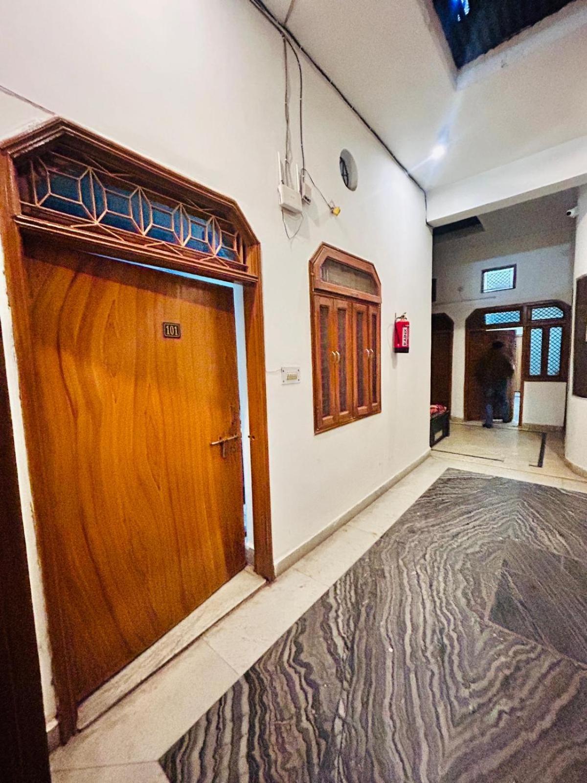 Agrawal Inn Guest House Mathura Luaran gambar